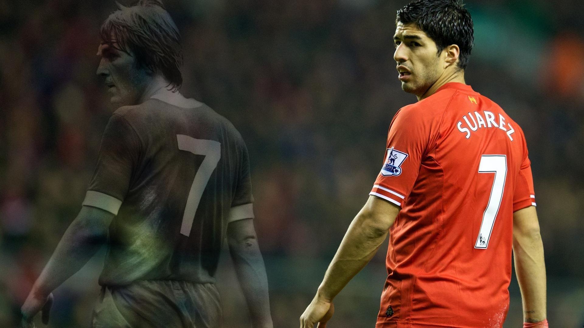 梅西第八次捧起金球奖 刷新历史纪录再创传奇