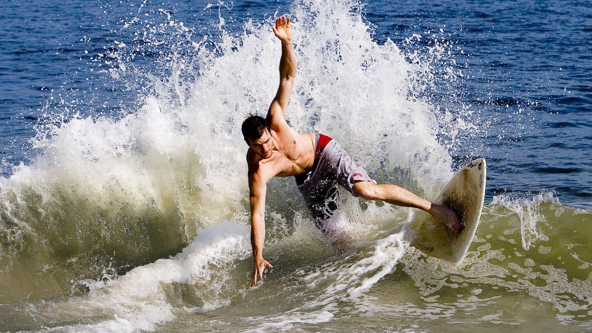 体育产业迎来黄金发展期，政策红利与消费升级双轮驱动