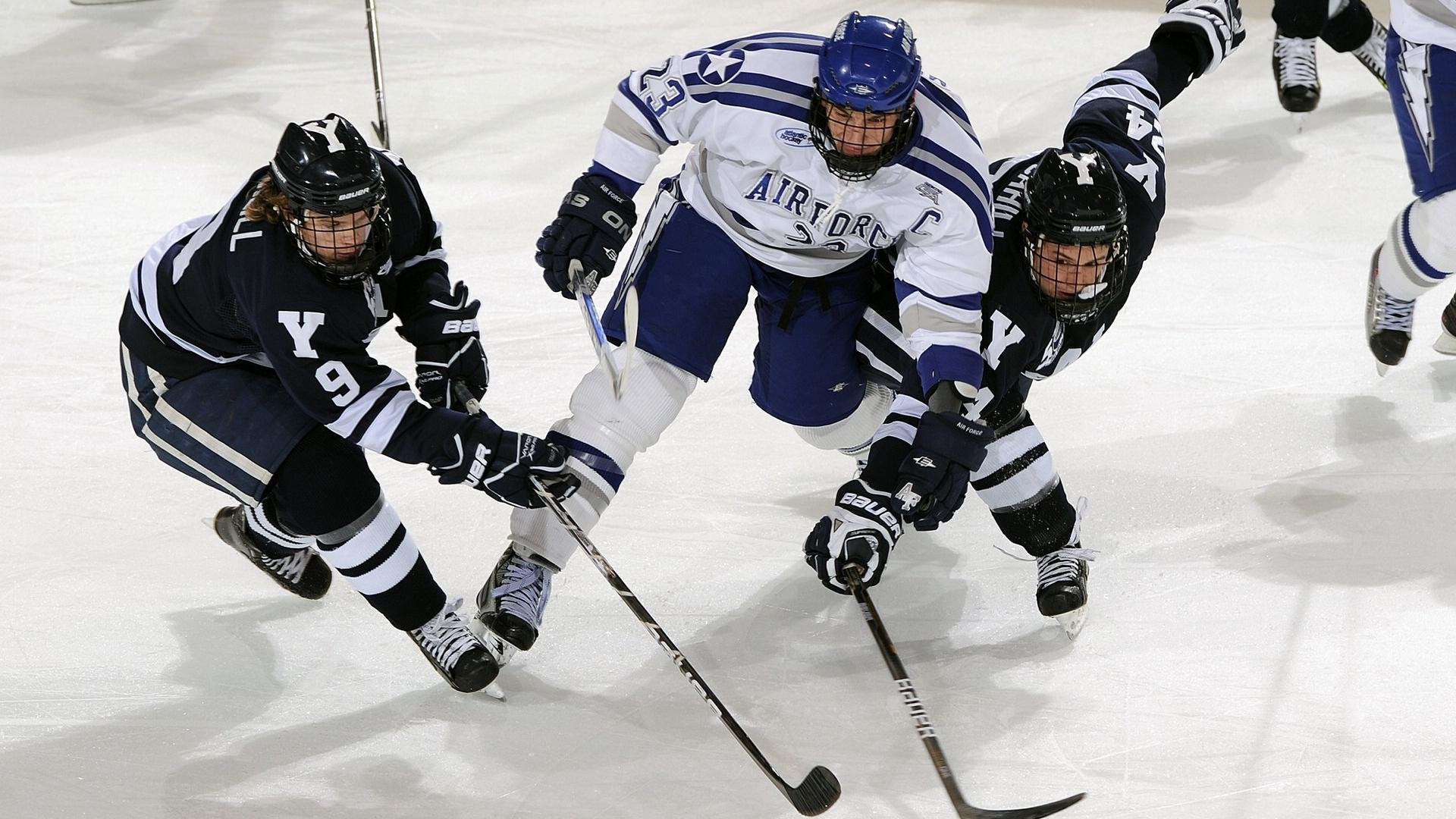 中超联赛激战正酣，争冠保级悬念迭起